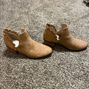 Ruffled Boots GUC